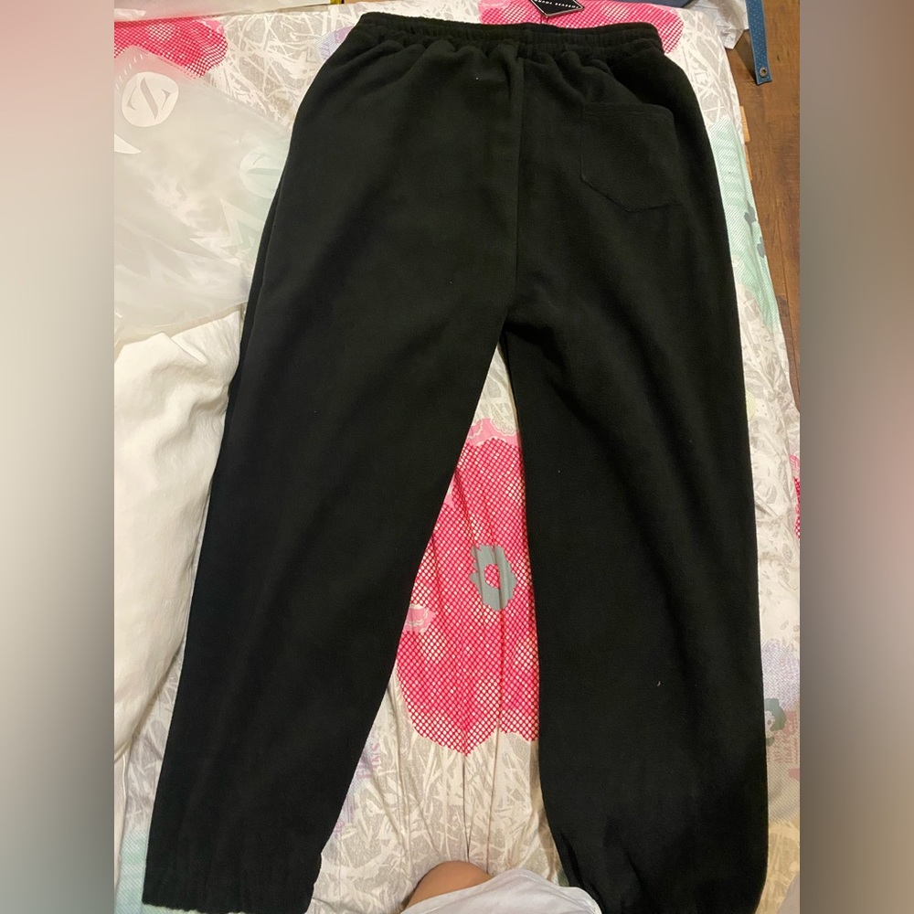 Joggers - Picture 2 of 4
